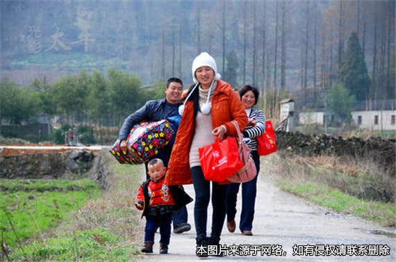 妻子结婚不久就回娘家，丈夫起诉离婚并要求返还彩礼